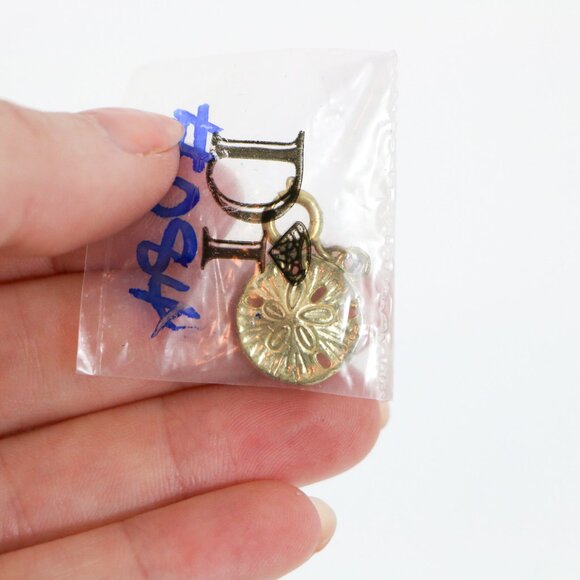 *Gold Sand Dollar Pendent Charm - Picture 2 of 3